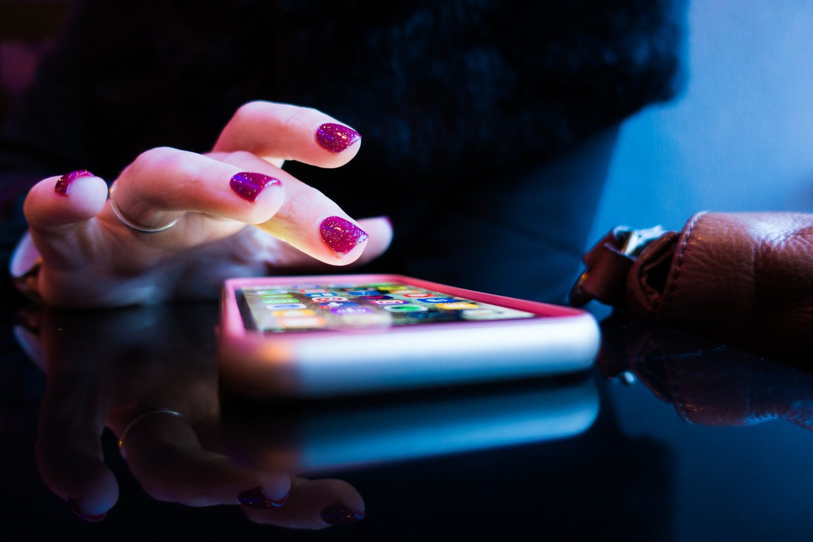 Read more about the article Before you choose to build an app…